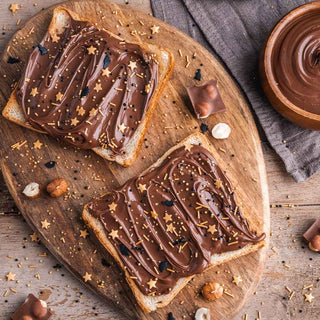 Longevity Spread auf Toastbrot mit Sternchen-Garnitur