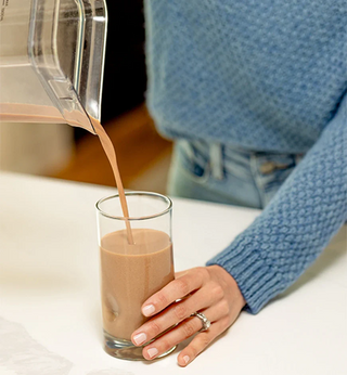 Veganer Shake mit Schokoladen-Geschmack für Longevity